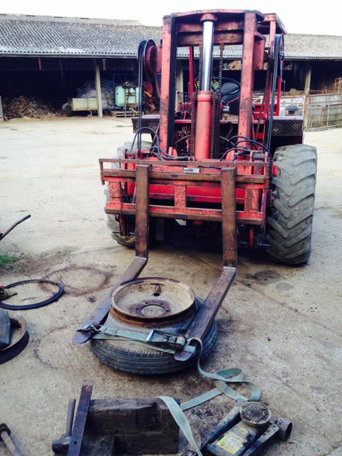 tyre removal.jpg